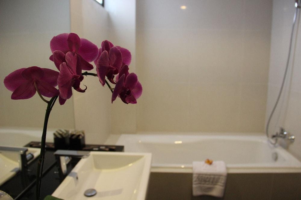 Ping Hotel Семиньяк Экстерьер фото