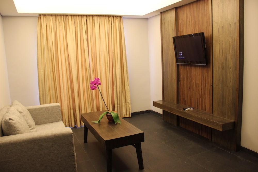 Ping Hotel Семиньяк Экстерьер фото