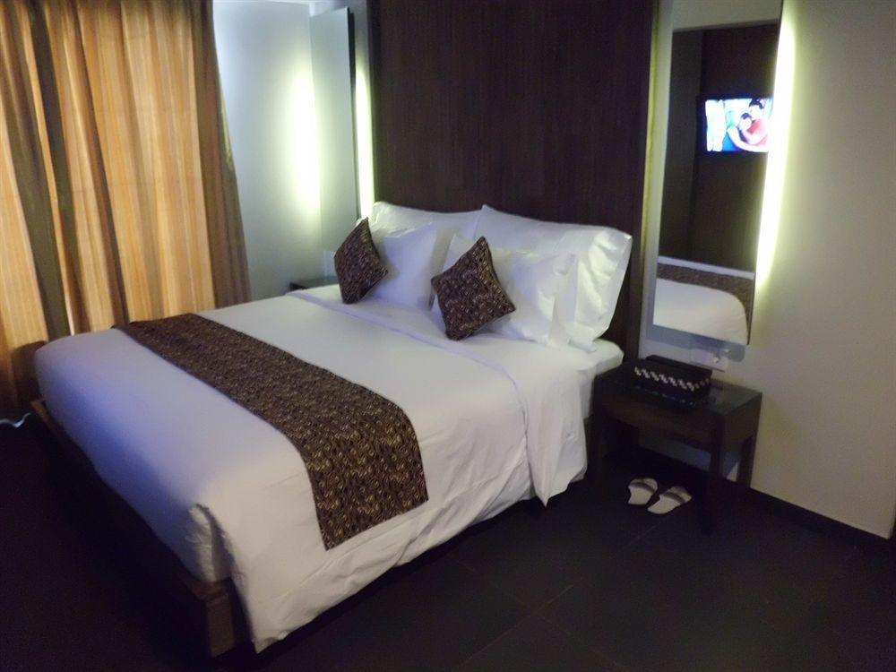 Ping Hotel Семиньяк Экстерьер фото
